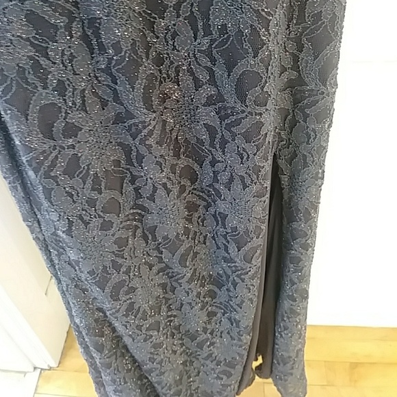 Gown - Picture 4 of 6